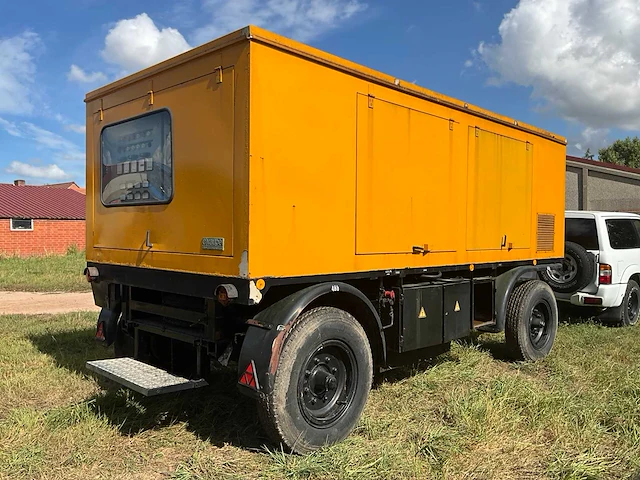 1982 vaupel gsa60/so noodstroomaggregaat op aanhangwagen - afbeelding 41 van  45