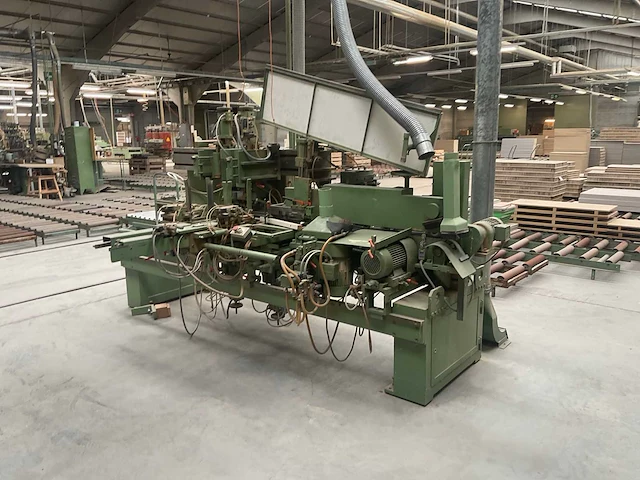 1982 weeke skm laden-boormachine- houtbewerking - houtbewerkingsmachines - afbeelding 2 van  8