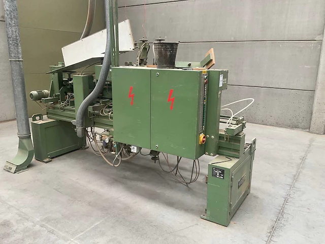1982 weeke skm laden-boormachine- houtbewerking - houtbewerkingsmachines - afbeelding 5 van  8