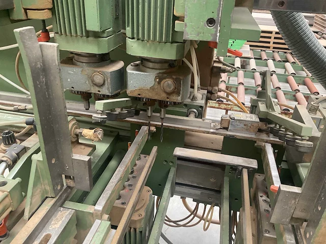 1982 weeke skm laden-boormachine- houtbewerking - houtbewerkingsmachines - afbeelding 8 van  8