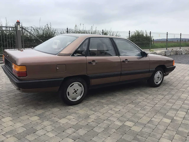 1983 audi 100 oldtimers > 15 - afbeelding 17 van  19