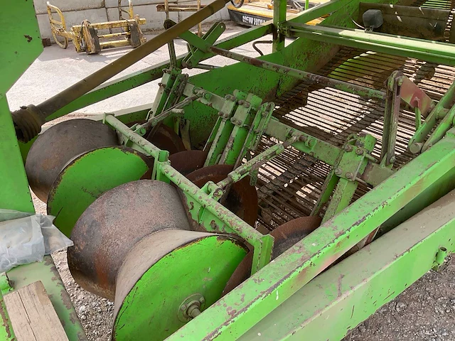 1984 avr 29 cl aardappelrooier - afbeelding 11 van  19