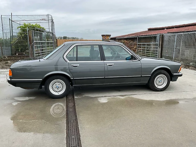 1984 bmw 725 oldtimer - afbeelding 10 van  38