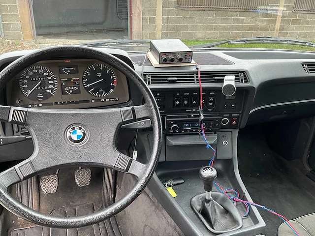 1984 bmw 725 oldtimer - afbeelding 17 van  38