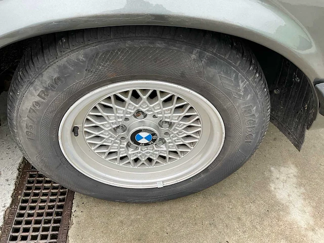 1984 bmw 725 oldtimer - afbeelding 26 van  38