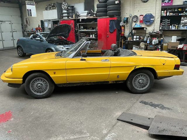 1985 alfa romeo spider junior oldtimer - afbeelding 12 van  25