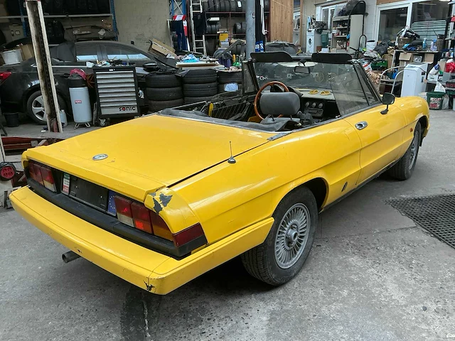 1985 alfa romeo spider junior oldtimer - afbeelding 21 van  25