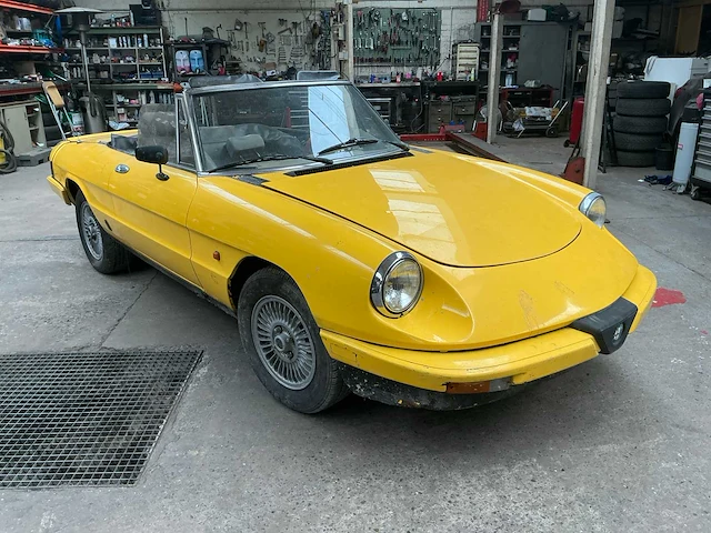 1985 alfa romeo spider junior oldtimer - afbeelding 23 van  25