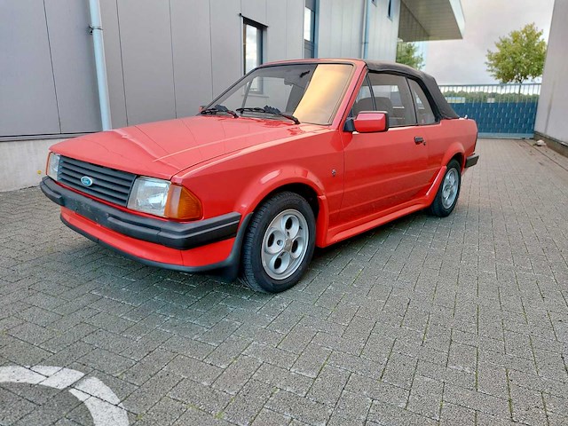 1985 ford escort 1.6 xr3i oldtimer - afbeelding 1 van  14
