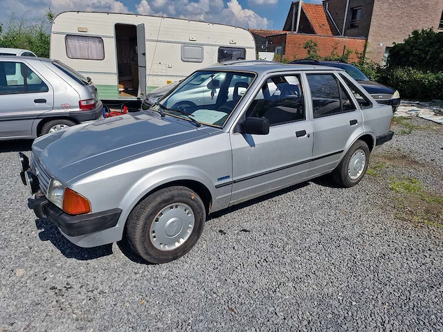 1985 ford escort oldtimer - afbeelding 1 van  33