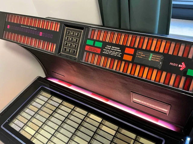 1985 seeburg eusc2 jukebox - afbeelding 4 van  9