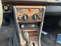 1986 mercedes-benz 250 oldtimer - afbeelding 2 van  21