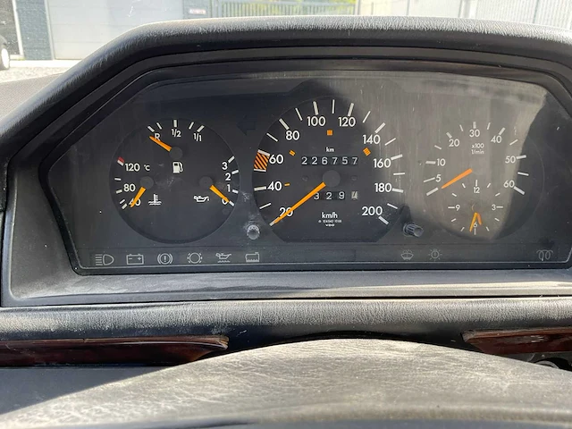 1986 mercedes-benz 250 oldtimer - afbeelding 3 van  21