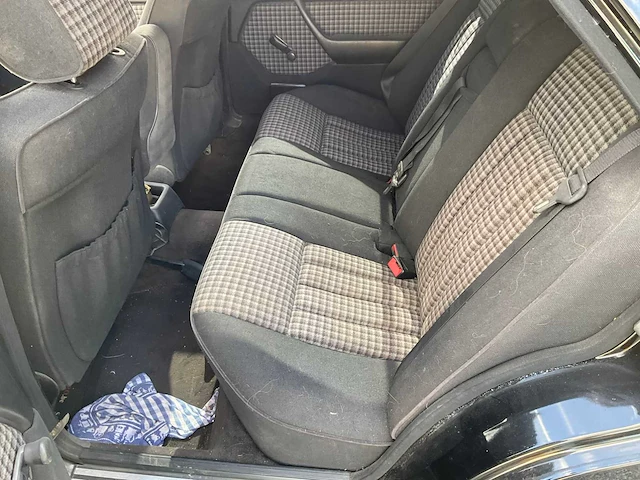 1986 mercedes-benz 250 oldtimer - afbeelding 8 van  21