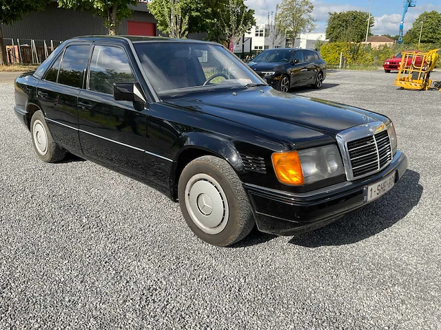 1986 mercedes-benz 250 oldtimer - afbeelding 12 van  21