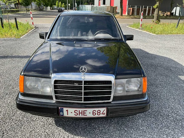 1986 mercedes-benz 250 oldtimer - afbeelding 15 van  21