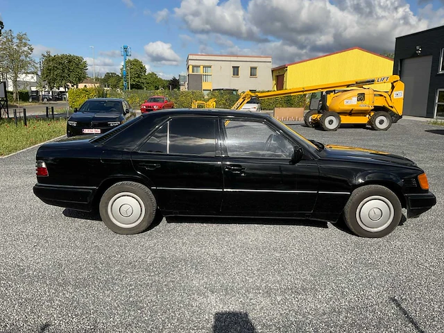 1986 mercedes-benz 250 oldtimer - afbeelding 16 van  21