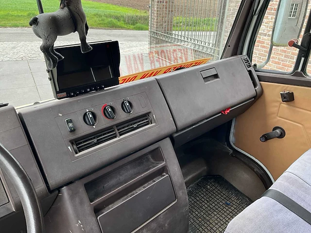 1986 mercedes-benz lichte vracht veewagen oldtimer - afbeelding 3 van  31