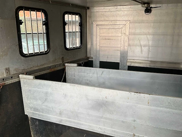 1986 mercedes-benz lichte vracht veewagen oldtimer - afbeelding 15 van  31