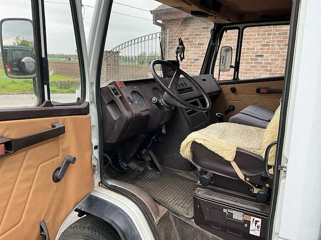 1986 mercedes-benz lichte vracht veewagen oldtimer - afbeelding 30 van  31