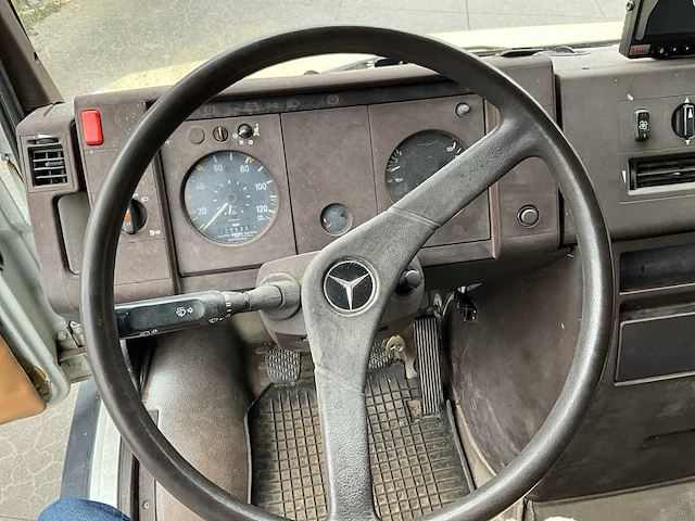 1986 mercedes-benz lichte vracht veewagen oldtimer - afbeelding 31 van  31