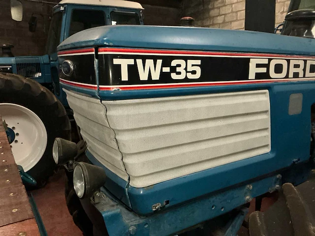 1987 ford tw-35 vierwielaangedreven landbouwtractor - afbeelding 14 van  33