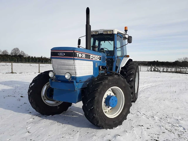 1987 ford tw-35 vierwielaangedreven landbouwtractor - afbeelding 1 van  33