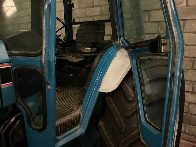 1987 ford tw-35 vierwielaangedreven landbouwtractor - afbeelding 21 van  33
