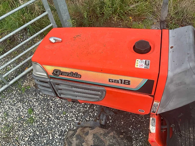 1987 granbia gb18 minitractor met 2020 bel-agro bx42 hakselaar - afbeelding 7 van  15