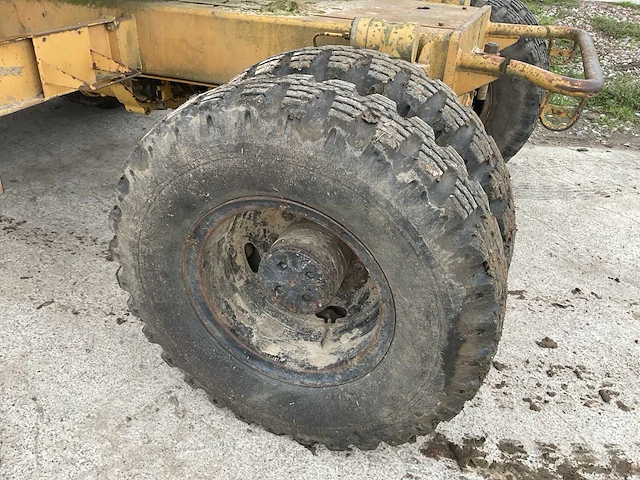 1987 liebherr a9003 banden graafmachine - afbeelding 3 van  20