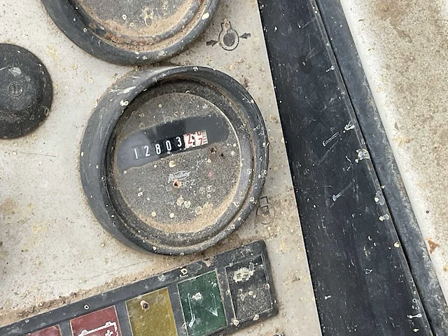 1987 liebherr a9003 banden graafmachine - afbeelding 8 van  20