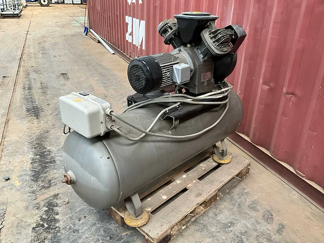 1988 atlas copco lt8 zuigercompressor - afbeelding 7 van  13