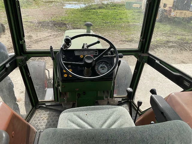 1988 fendt 304ls farmer turbomatik tweewielaangedreven landbouwtractor - afbeelding 8 van  25