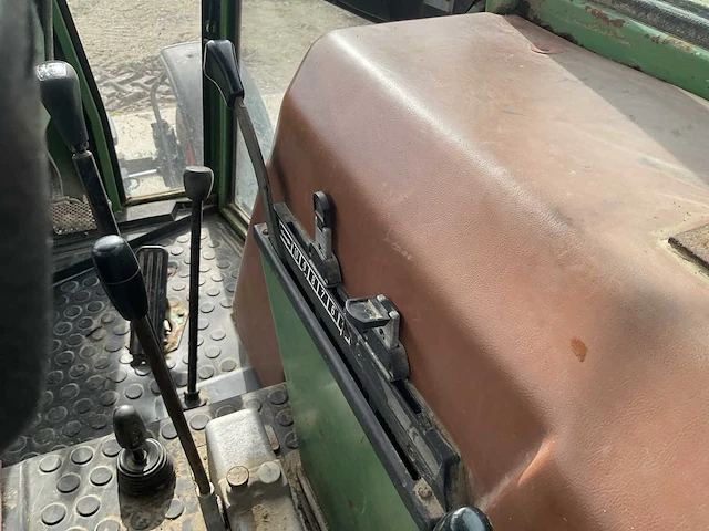 1988 fendt 304ls farmer turbomatik tweewielaangedreven landbouwtractor - afbeelding 9 van  25