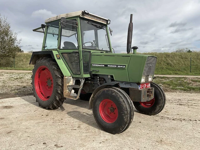 1988 fendt 304ls farmer turbomatik tweewielaangedreven landbouwtractor - afbeelding 1 van  25