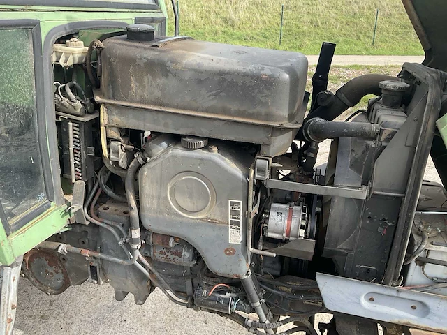 1988 fendt 304ls farmer turbomatik tweewielaangedreven landbouwtractor - afbeelding 13 van  25