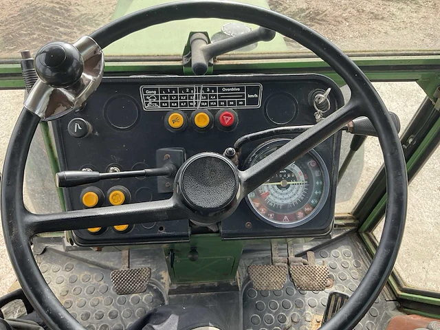 1988 fendt 304ls farmer turbomatik tweewielaangedreven landbouwtractor - afbeelding 15 van  25