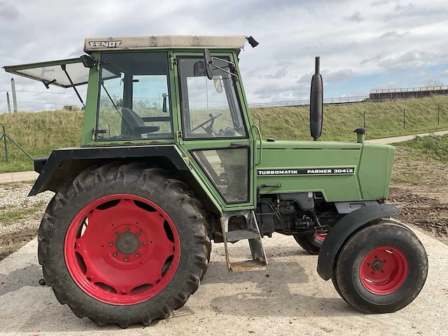 1988 fendt 304ls farmer turbomatik tweewielaangedreven landbouwtractor - afbeelding 25 van  25