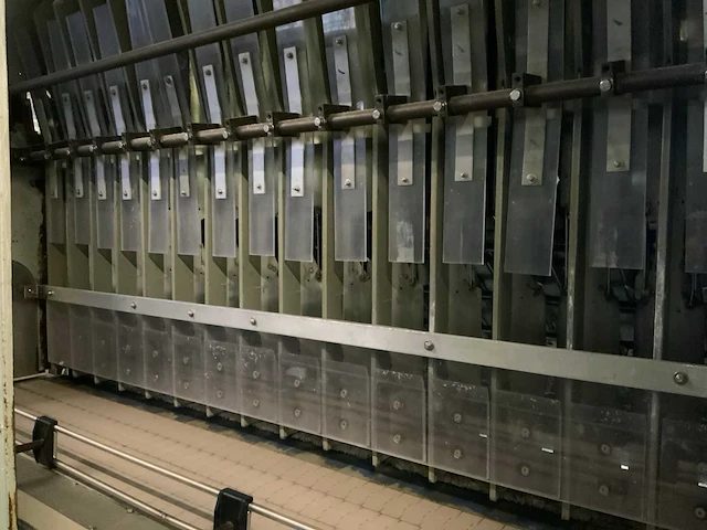 1988 kammann 4,23,05 flessen- opzet en vulmachine - afbeelding 3 van  14