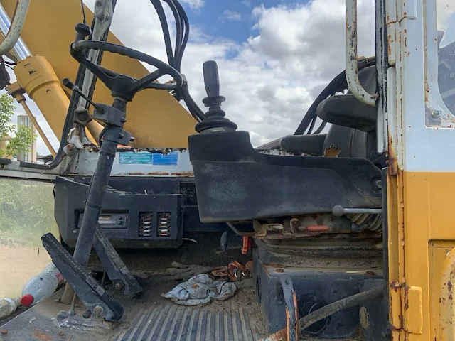 1988 liebherr a 902 banden graafmachine - afbeelding 11 van  15