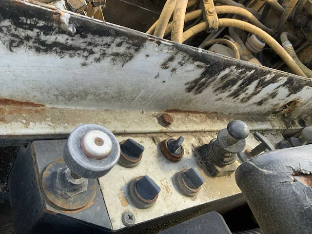 1988 liebherr a 902 banden graafmachine - afbeelding 13 van  15