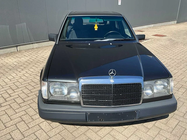 1988 mercedes 260e oldtimer 6 cilinder - afbeelding 11 van  59