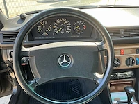 1988 mercedes 260e oldtimer 6 cilinder - afbeelding 33 van  59