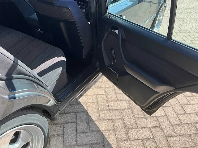 1988 mercedes 260e oldtimer 6 cilinder - afbeelding 47 van  59