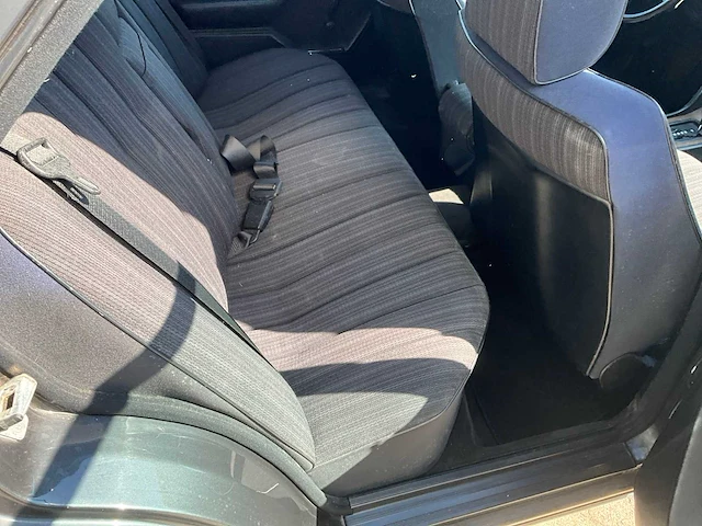 1988 mercedes 260e oldtimer 6 cilinder - afbeelding 49 van  59