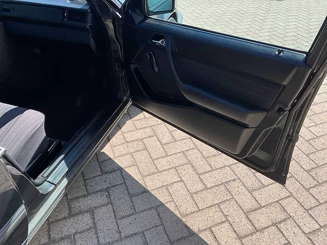 1988 mercedes 260e oldtimer 6 cilinder - afbeelding 51 van  59