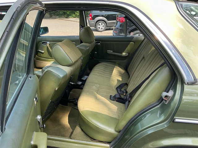 1988 mercedes-benz oldtimer 300d met airco - afbeelding 4 van  24