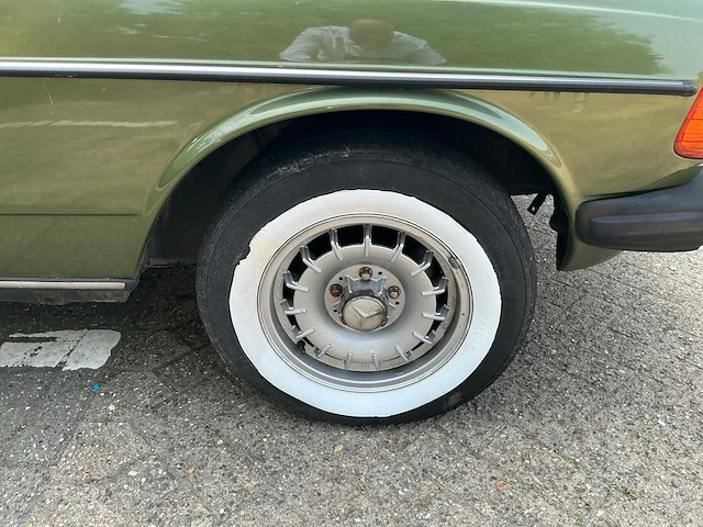 1988 mercedes-benz oldtimer 300d met airco - afbeelding 8 van  24