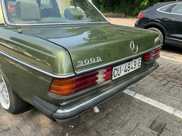 1988 mercedes-benz oldtimer 300d met airco - afbeelding 10 van  24