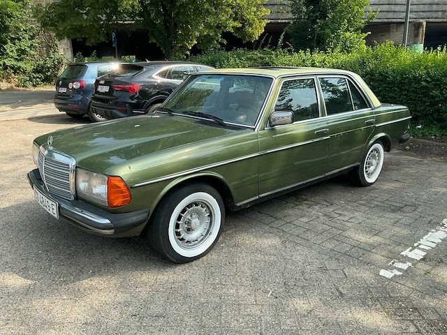 1988 mercedes-benz oldtimer 300d met airco - afbeelding 1 van  24
